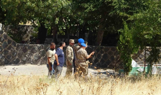 Kayıp Narin'i arama çalışmalarında mezarlıkta yer altı görüntüleme cihazıyla tarama yapıldı