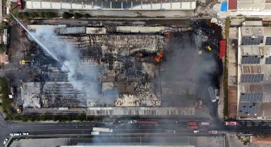 Kayseri'deki fabrika yangınında soğutma çalışması sürüyor