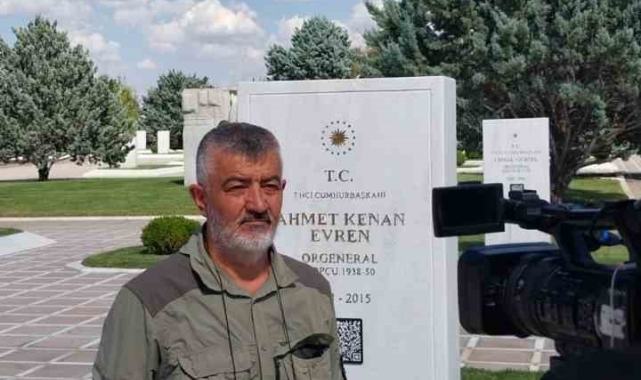Kenan Evren'in mezarı başında 12 Eylül yıldönümü protestosu