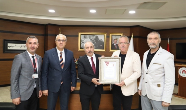 Kızılay&#039;dan Amasya Üniversitesi&#039;ne gümüş madalya