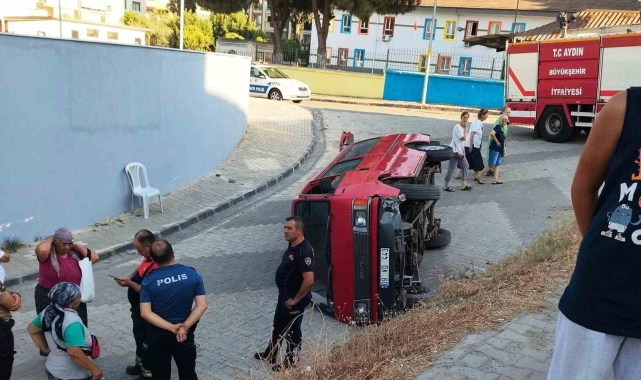 Koçarlı'da kamyonet devrildi: 1 yaralı