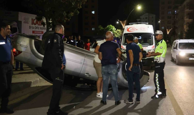 Kontrolden çıkan otomobil takla attı: 2 yaralı