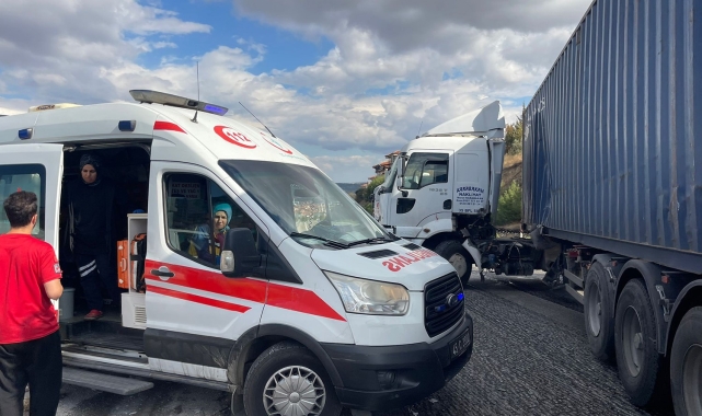 Kontrolden çıkan tır bariyerlere çarparak durabildi: 1 yaralı