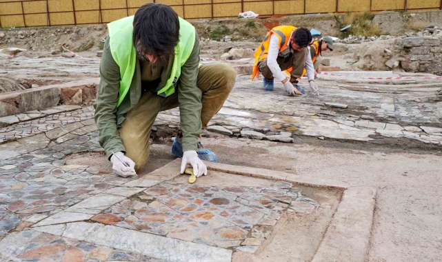 Konya merkezde gün yüzüne çıkarılan 5. yüzyıla ait mozaik ve eserler turizme kazandırılıyor