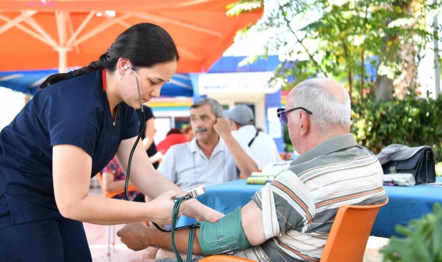 Konyaaltı'ndan emeklilere sağlıklı yaşam tüyoları