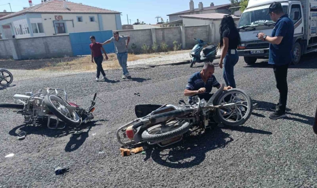 Konya'da iki motosiklet çarpıştı: 3 yaralı