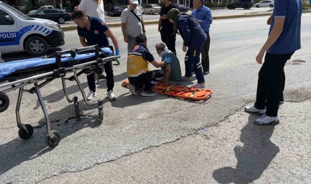 Konya'da kamyonet yayaya çarptı