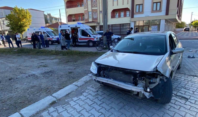 Konya'da motosiklet ve otomobil çarpıştı: 2 çocuk yaralandı