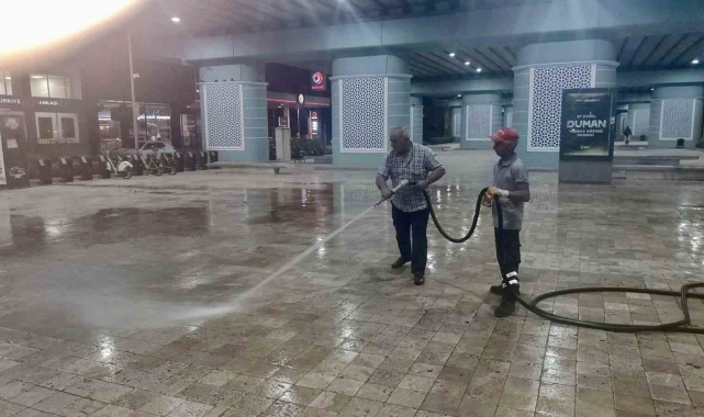 Körfez Belediyesi&#039;nden geniş çaplı temizlik çalışması