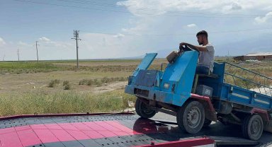 Köylü vatandaş mühendisleri kıskandıracak aracıyla jandarma denetimine takıldı