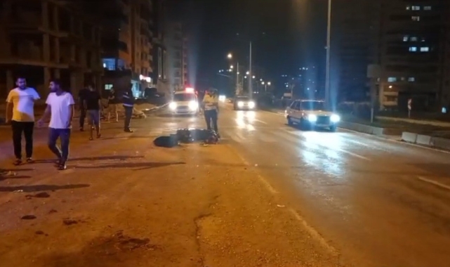 Kozan'da otomobil motosiklete çarptı: 1 yaralı