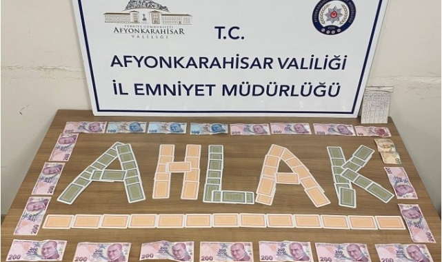 Kumar oynayan 8 kişiyi polis suçüstü yaptı