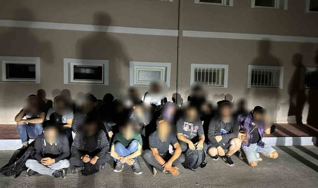 Kuşadası'nda 20 düzensiz göçmen ve 3 organizatör yakalandı