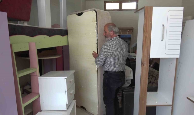 Kütahya'da ikinci el esnafı öğrencileri bekliyor