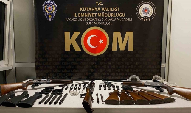 Kütahya'da kaçak silah operasyonu, gözaltına alınan 2 şüpheli serbest bırakıldı