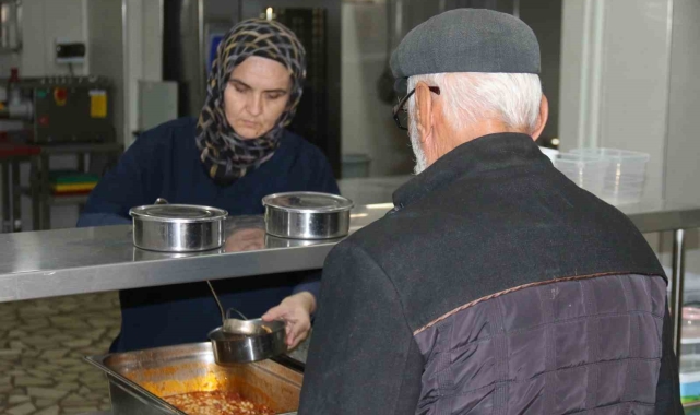 Lezzetli, temiz ve ücretsiz yemeğe vatandaştan yoğun talep