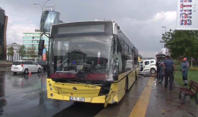 Maltepe'de İETT otobüsünün karıştığı zincirleme kaza: 4 yaralı