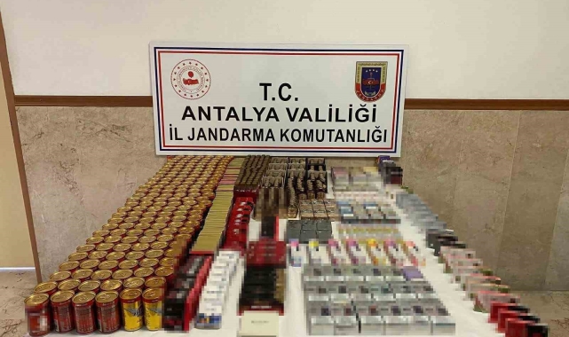 Manavgat'ta bir markete kaçak sigara baskını