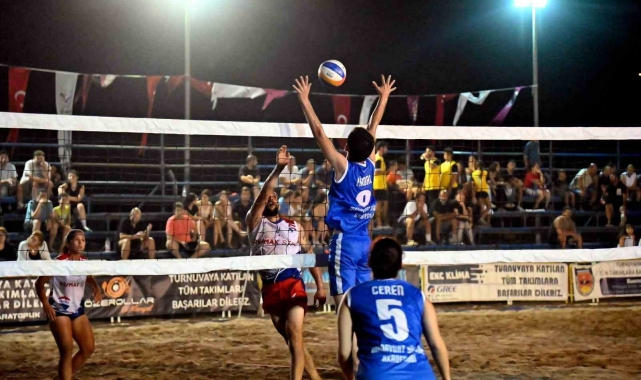 Manavgat'ta plaj voleybolu coşkusu başladı