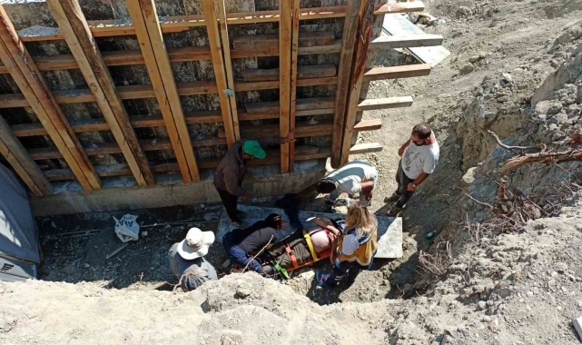 Manevra yapan elektrikli motosiklet köprü inşaatına düştü: 1 yaralı