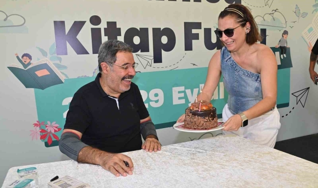 Manisa Kitap Fuarı ünlü yazarlarla final yaptı
