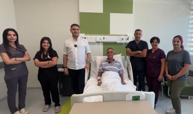 Manisa Şehir Hastanesi'nde ilk kez hastanın daralan şah damarına stent takıldı