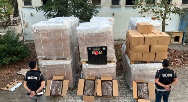 Manisa'da kaçakçılık operasyonu: 3 ton tütün ele geçirildi