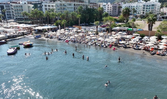 Marmaris'te yaz bitse de turizm sezonu bitmedi