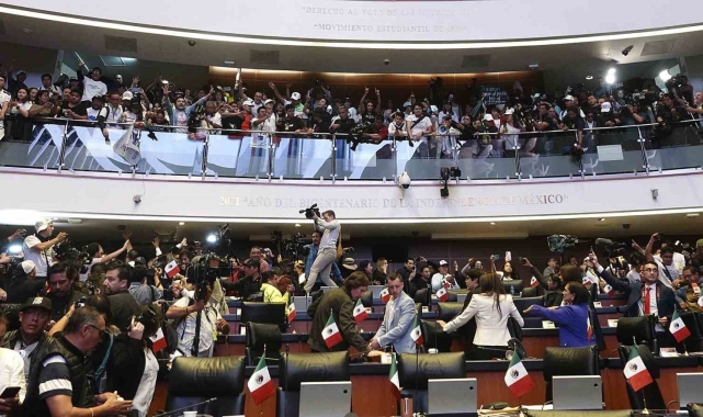 Meksika'da yargı reformu oylamasında halk Senato'yu bastı