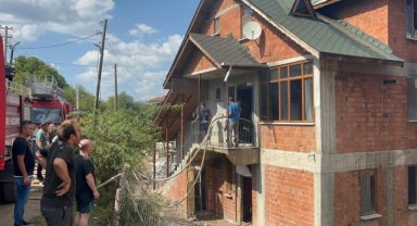 Mengen'de çıkan ev yangını büyümeden söndürüldü