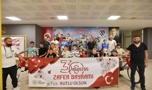 Merkezefendi Zafer Turnuvalarında şampiyonlar ödülendirildi