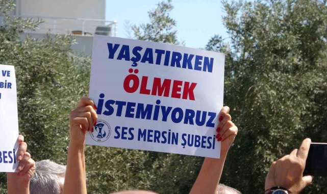 Mersin'de hemşire ve doktorun darp edilmesi protesto edildi