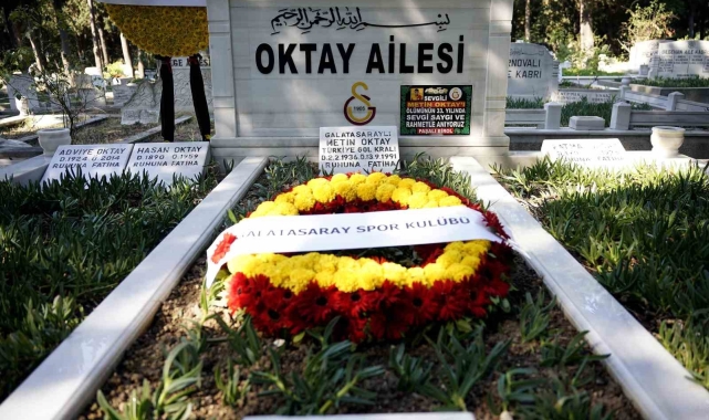 Metin Oktay kabri başında anıldı