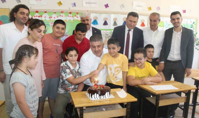 Milletvekili Şan, öğrencileri Ankara'ya davet etti