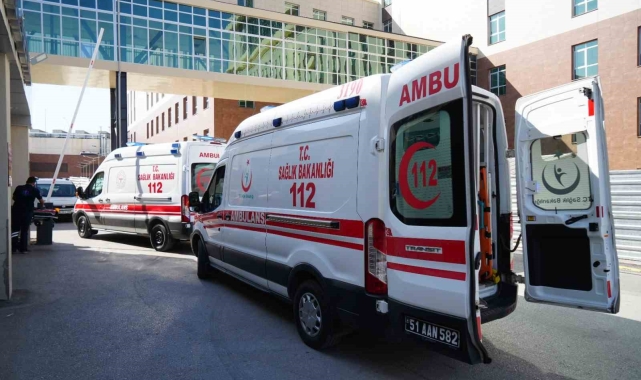 Minibüs ile otomobil çarpıştı: 5 yaralı