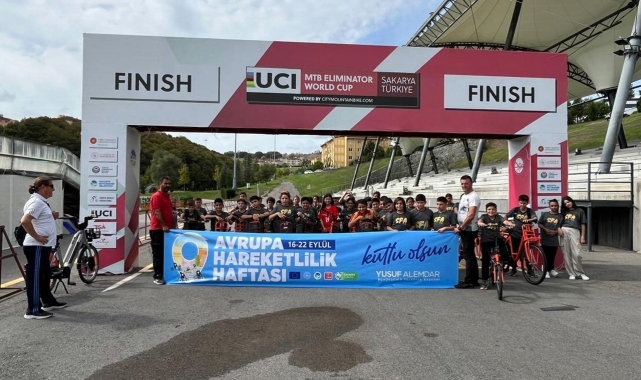 Minik öğrenciler bisiklet vadisinde 'hareket' gününde pedal çevirdi