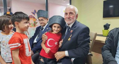 Minik öğrenciler gazilerle buluştu