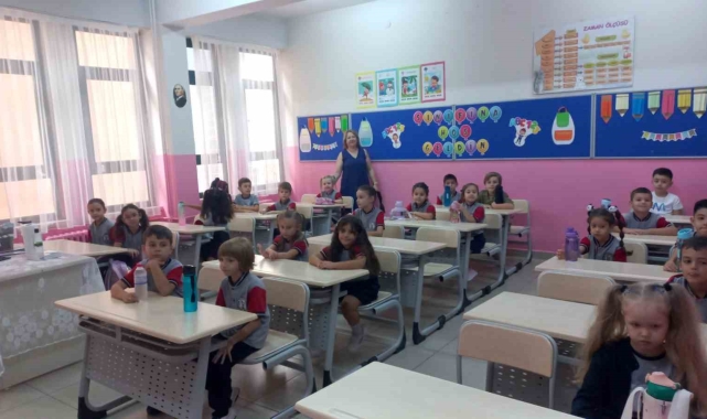 Minikler için ilk ders zili çaldı