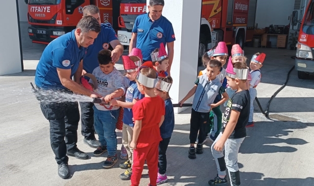 Minikler itfaiye eri oldu