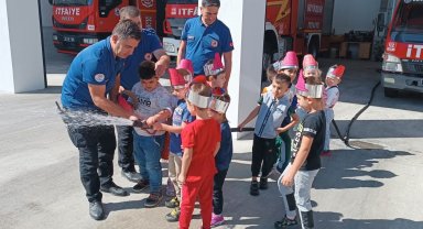Minikler itfaiye eri oldu