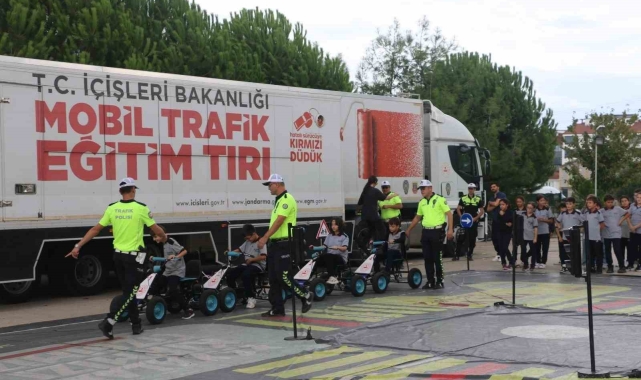 Mobil Trafik Eğitim Tırı ile 7 binden fazla öğrenciye trafik eğitimi