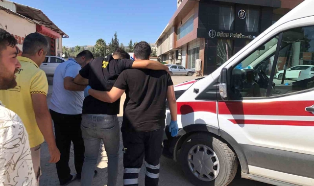 Motosiklet ile otomobil çarpıştı: 1 yaralı