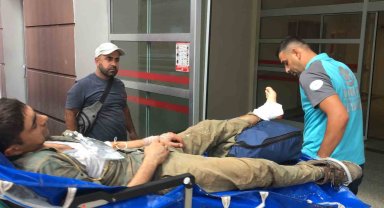 Odun keserken motorlu testereyle ayağını kesti