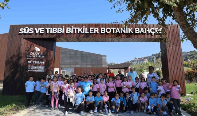 Öğrenciler botanik bahçesini gezdi bitkileri tanıdı