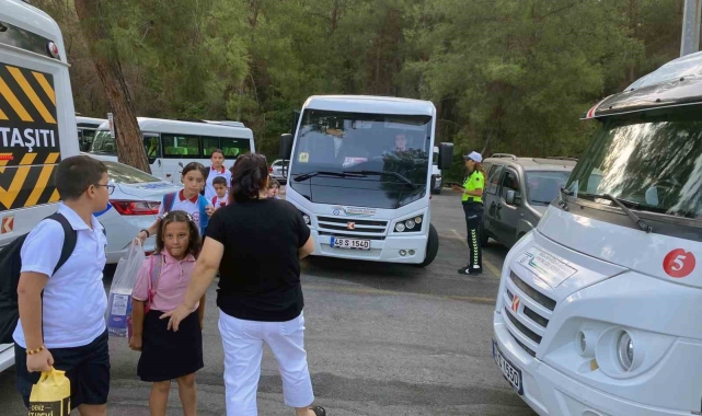 Okullar açıldı, okul servislerinde denetimler aralıksız devam ediyor