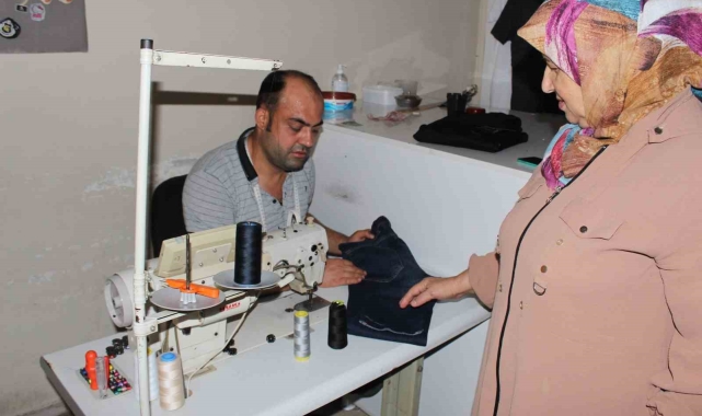 Okulların açılmasıyla terzilerde iş hareketliliği başladı