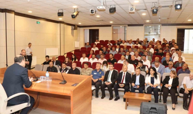 Oltu'da muhtarlar zirvesi