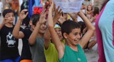 Onbeş mahallede 15 bin çocuk sokak oyunlarında buluştu