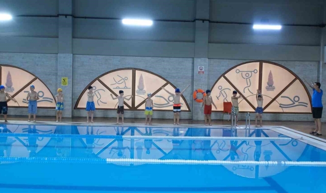 Onikişubat Belediyesi'nin yaz yüzme kursu Şenlik Yarışmaları ile tamamlanacak