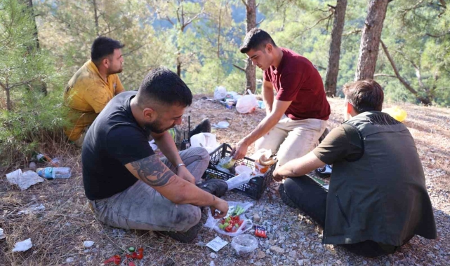 Orman ekiplerinin mütevazı kahvaltısı